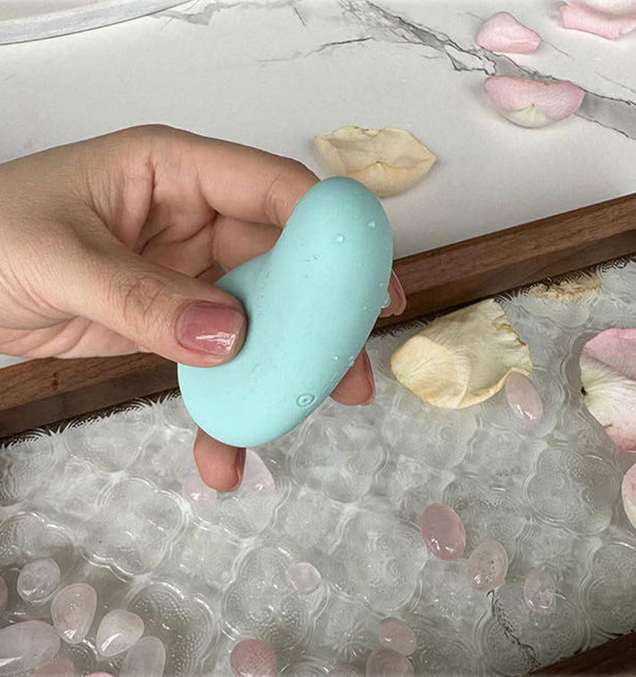 Rechargeable Multi-Speed Quiet Waterproof Liquid Silicone Vibrator — view 4