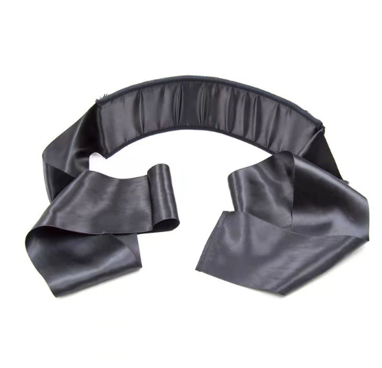 The silk plush lifts the buttocks to make it easy to enter — view 3