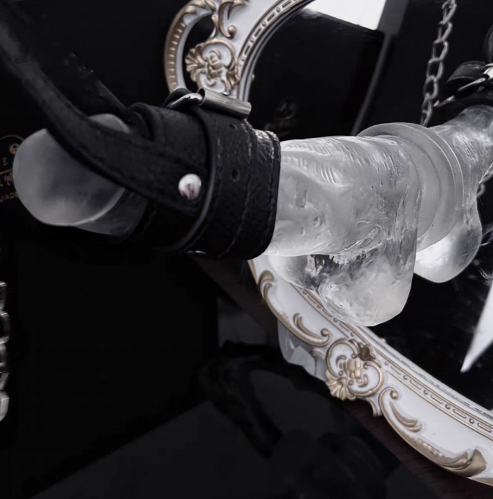 SM Penile traction chain — view 3