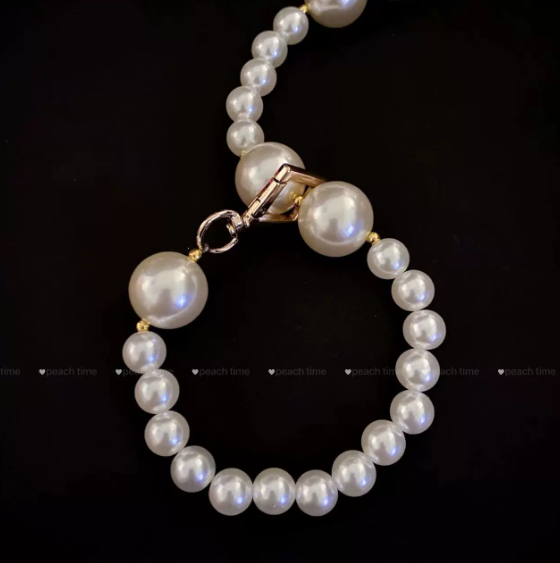 SM Pearl handcuffs