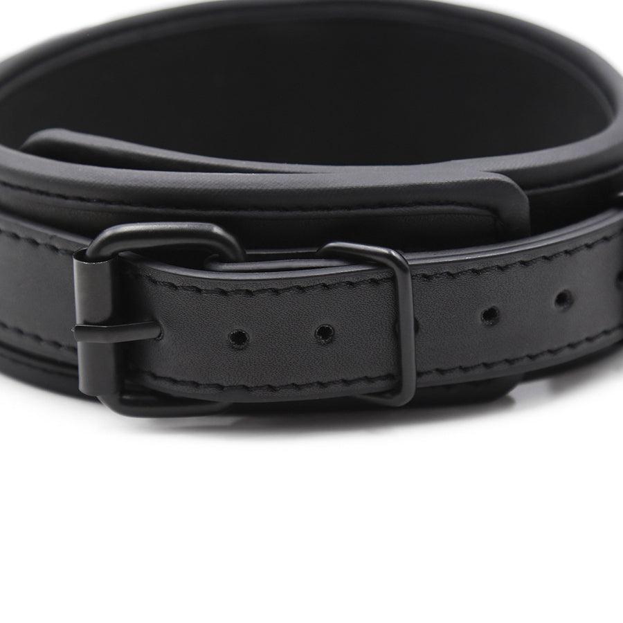 Leather BDSM Collar for Submissives - detail view